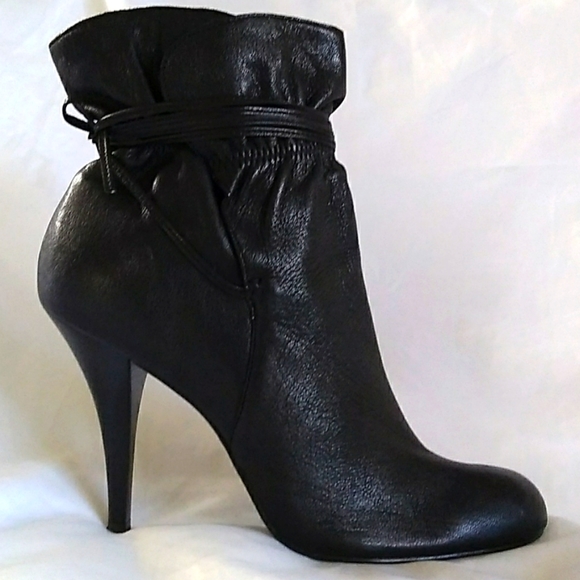 Calvin Klein Hannah Blk Leather Wrap-around Tie Flared Top Heeled Booties - Picture 1 of 16